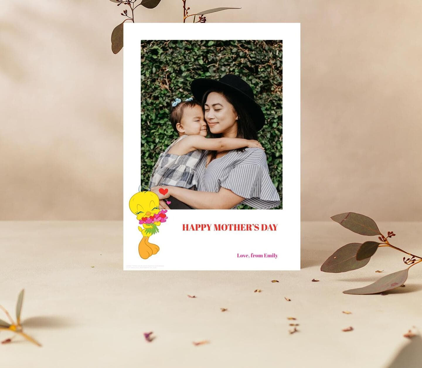 Looney Tunes™ Tweety hearts Card