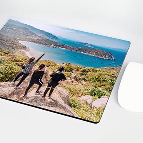 friends on a mouse pad