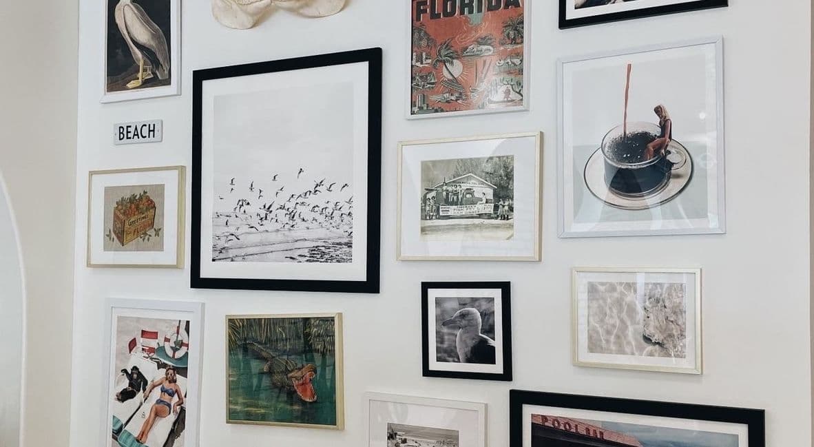 Wall with many picture frames